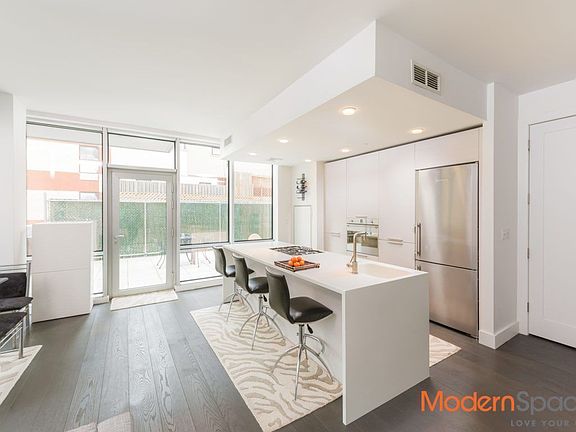 3rd image of 5-19 Borden Ave #1A