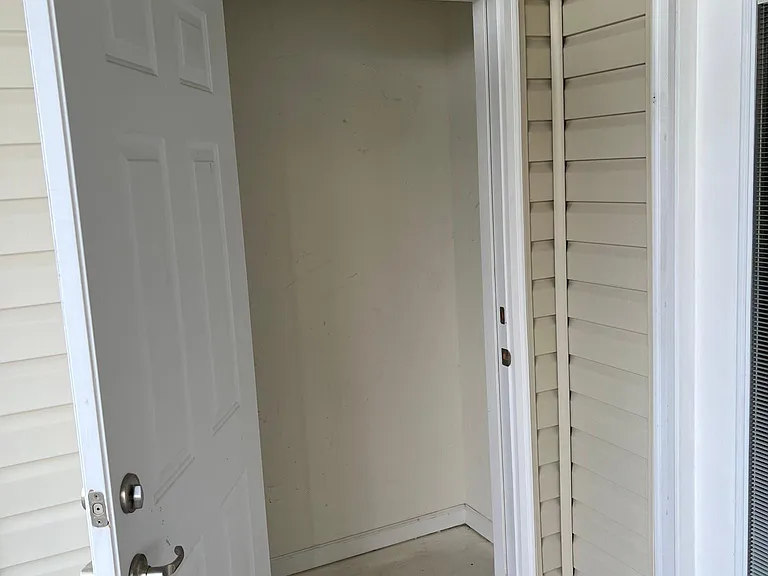 6815 Hanesbrook Cir #302 — Photo 10