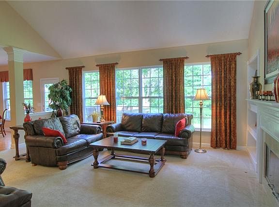 5th image of 722 Cowan Dr
