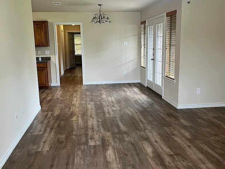 3211 Ellen Dr — Photo 3