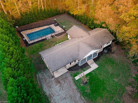 5th image of 3770 Statesville Blvd