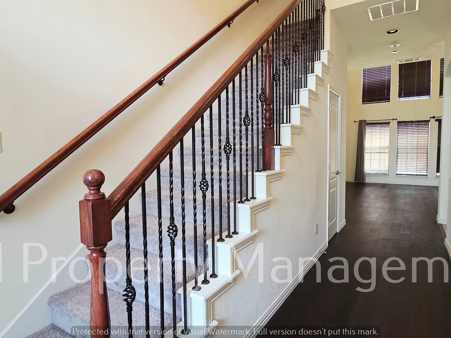 Fantastic 3 Bed Townhouse — Photo 4