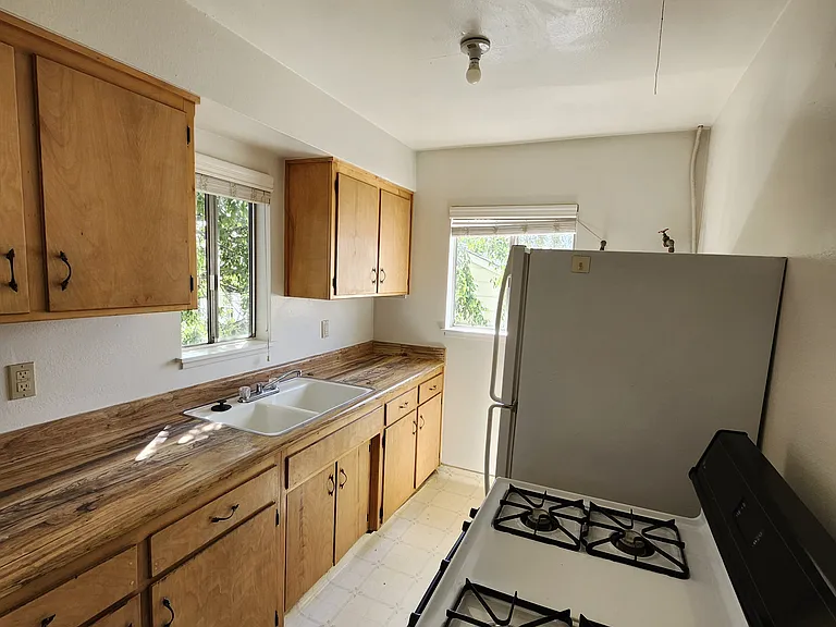 643 Elm St #C — Photo 4