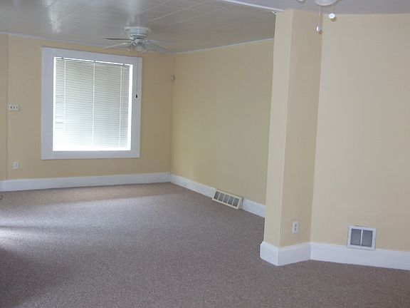 3rd image of 5806 Tulip St
