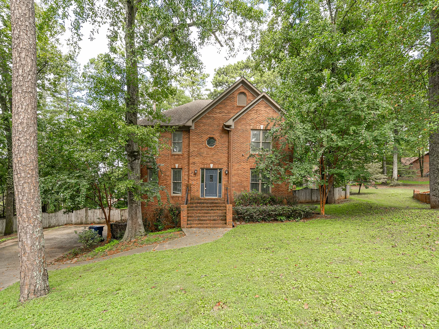 3 bed, 2773 sqft, $2,200 — Photo 1