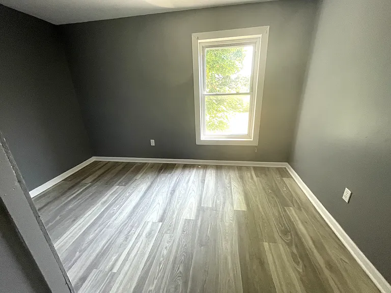 311 E 3rd St — Photo 17