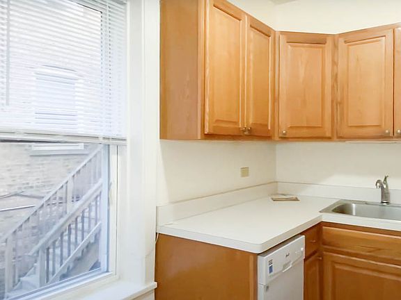 4th image of 4307 N Francisco Ave #H2
