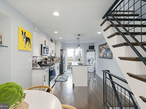 5th image of 2221 E Harold St