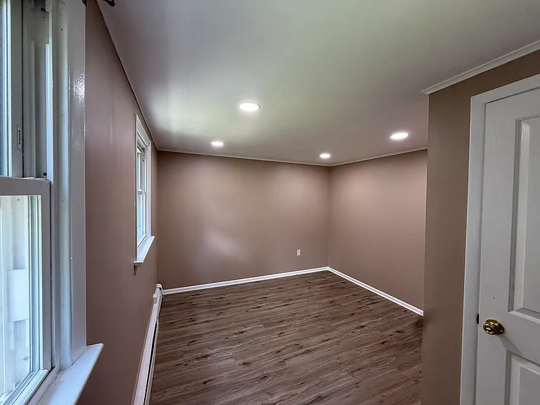 25 Van Wagoner Ave — Photo 10
