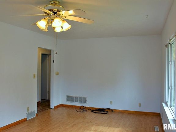 4th image of 1221 24th Ave