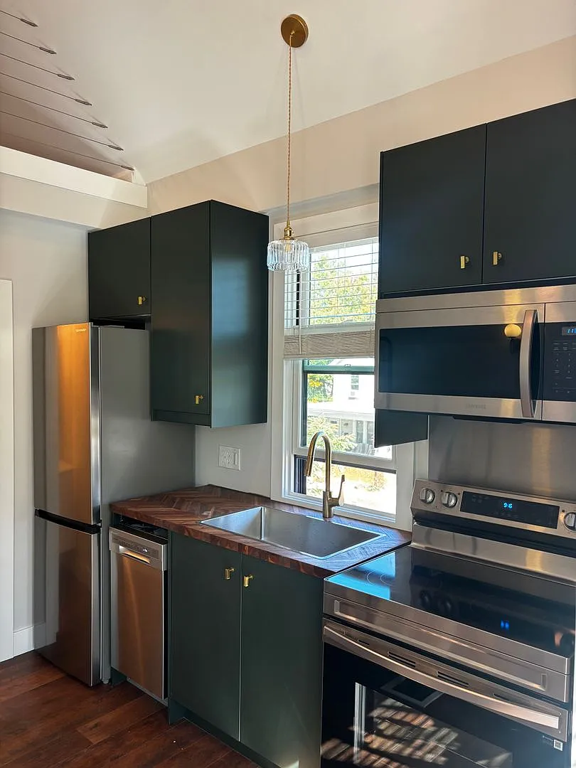 937 Lake Ave — Photo 1