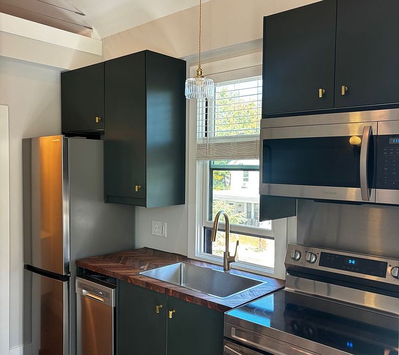 1st image of 937 Lake Ave #3