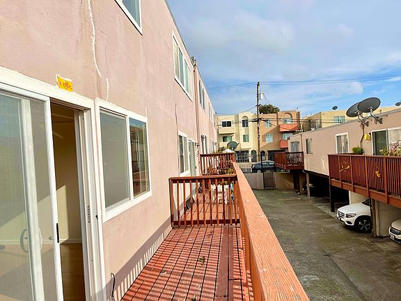 2nd image of 586 Sylvan St APT 8