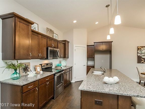 2nd image of 5405 165th St