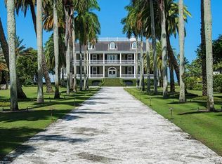 2500 Gordon Dr, Naples, FL 34102