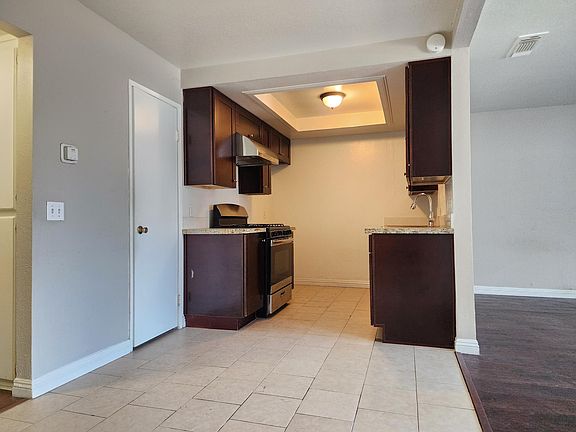 5th image of 810 S Anaheim Blvd APT 101