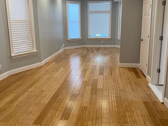 3rd image of 5446 W Race Ave