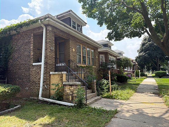 3rd image of 9527 S Dobson Ave