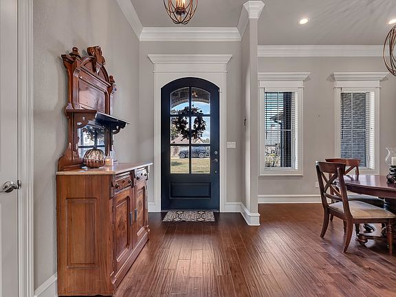 5th image of 186 Circle Club Ln
