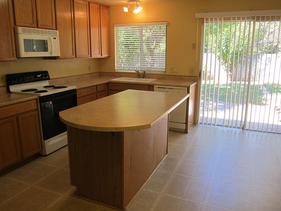 1st image of 539 Greenwood Dr