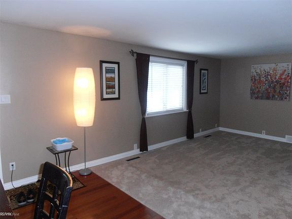 3rd image of 52933 Flower Ct