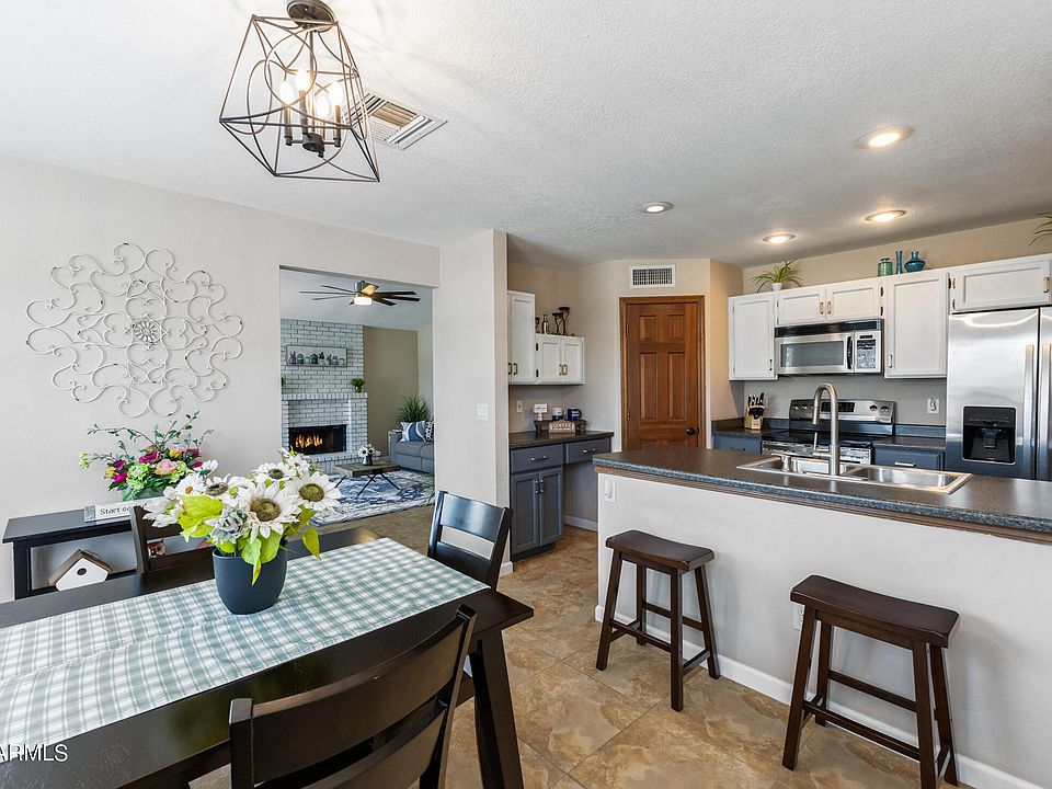 1st image of 213 E CAMPO BELLO Drive