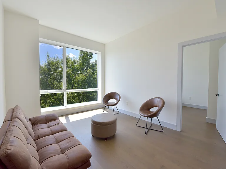 1325 Herkimer St #401 — Photo 3