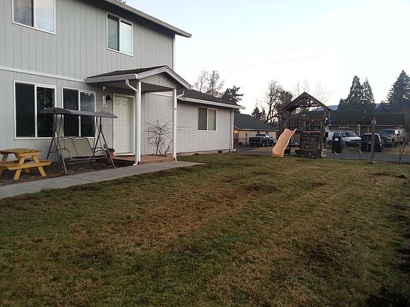 3rd image of 301 N Ankeny Ave