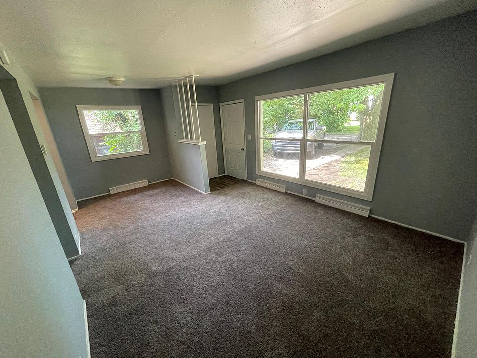 2nd image of 1207 E 11th St #1207