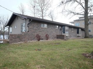 324 Lake Dr, Arnolds Park, IA 51331