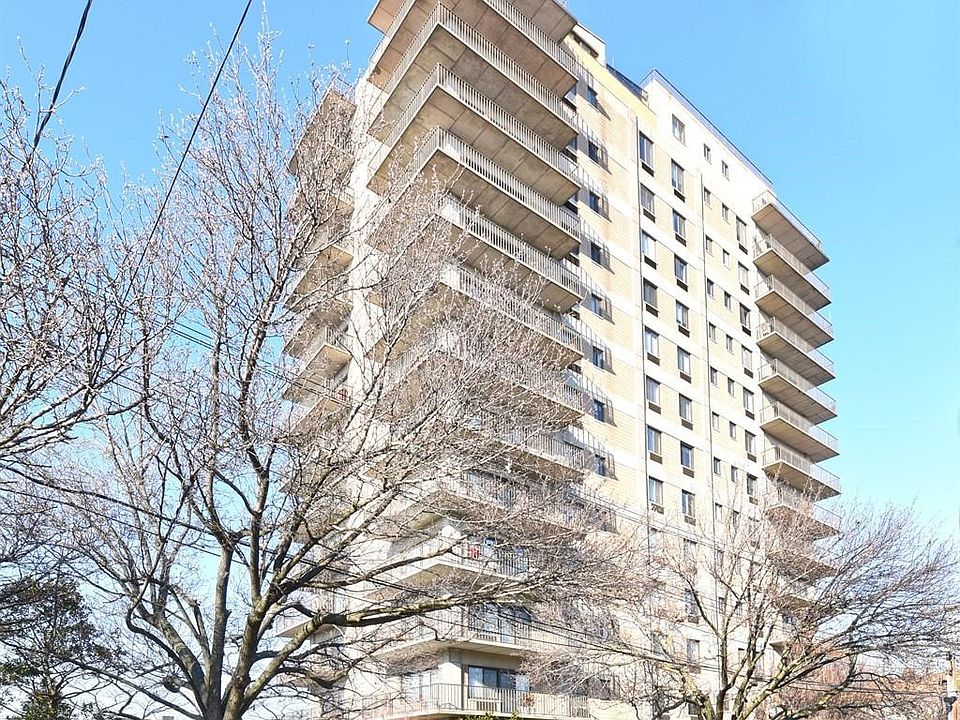1st image of 31 Hylan Blvd APT 3D