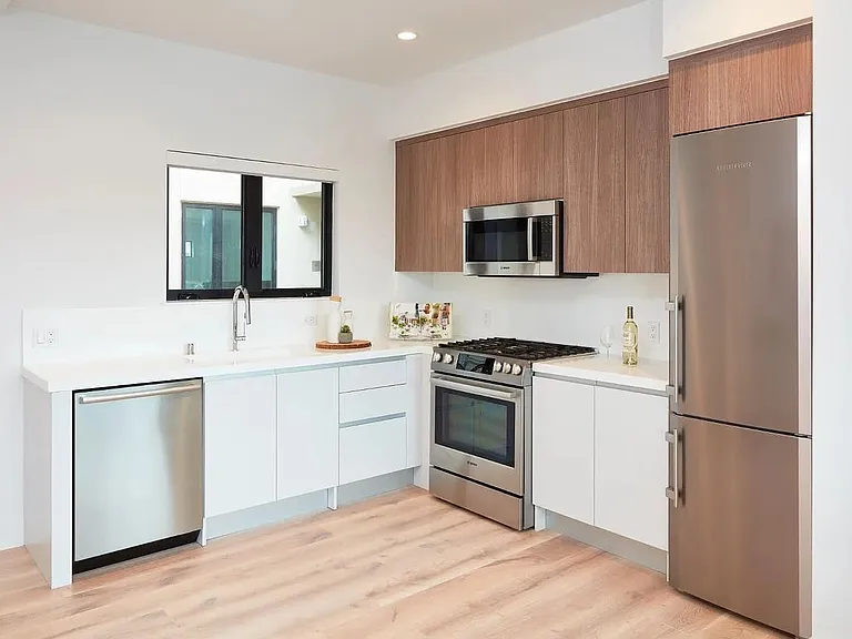 2747 San Pablo Ave #504 — Photo 3