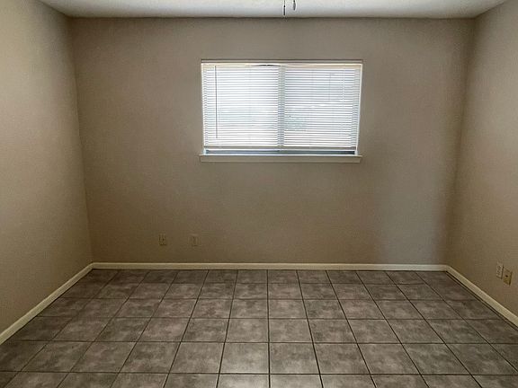 4th image of 294 Friendship Ln #19