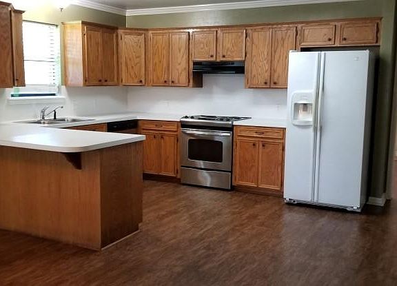3rd image of 6001 Running Brook Ln