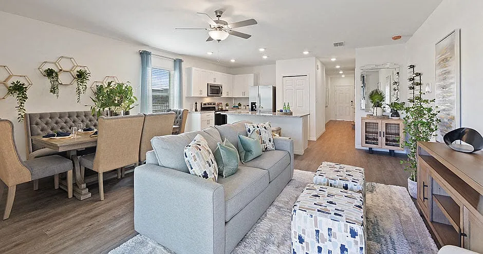 Soluna Townhomes — Photo 2