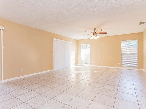 3rd image of 3617 Woodhill Dr