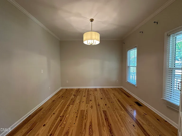 1612 Farmington Grove Dr — Photo 6