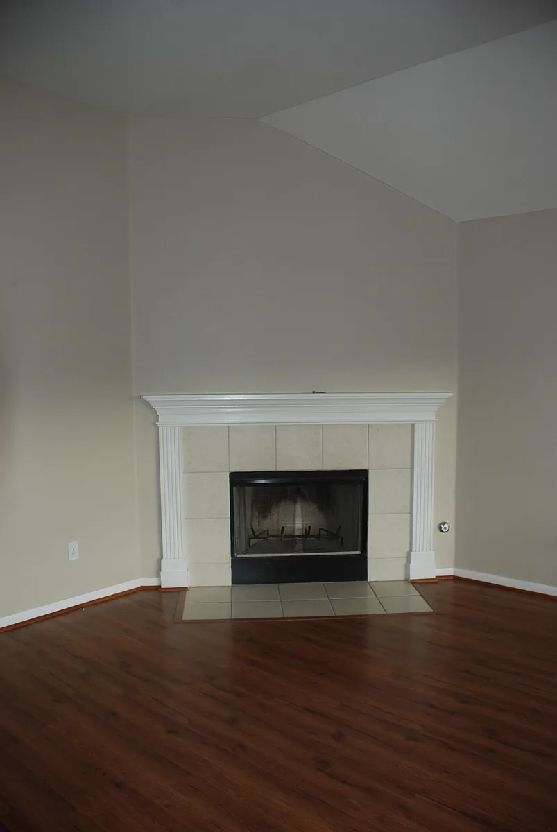 Building Photo - 161 Hickory Ln
