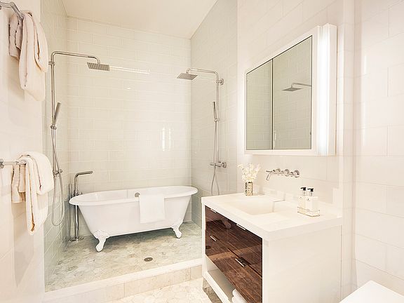 5th image of 201 E 71st St APT 4K