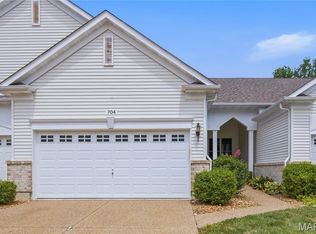 704 Harrier Dr #V, Lake Saint Louis, MO 63367