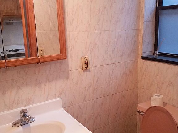 2nd image of 6 Ludlow St #3
