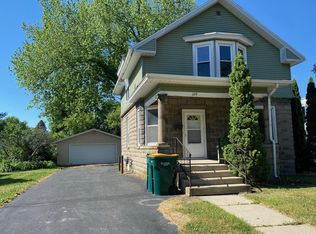 239 Randall Pl, Elkhorn, WI