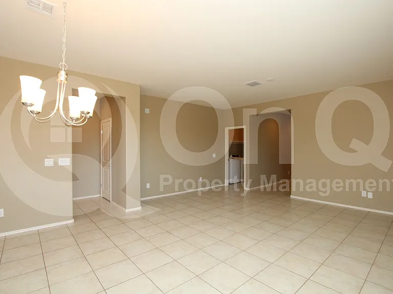 2620 S 116th Dr — Photo 4