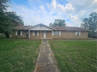 802 W 9th St, Clarksville, TX 75426
