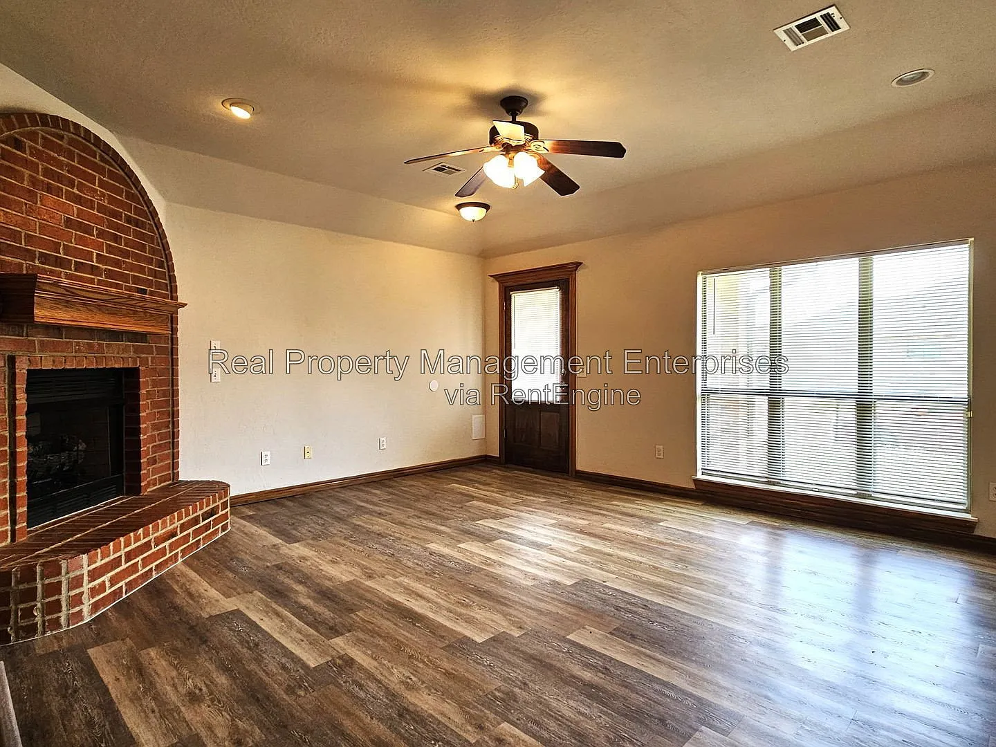 2 bed, 2.0 bath, 1278 sqft, $1,299 — Photo 3