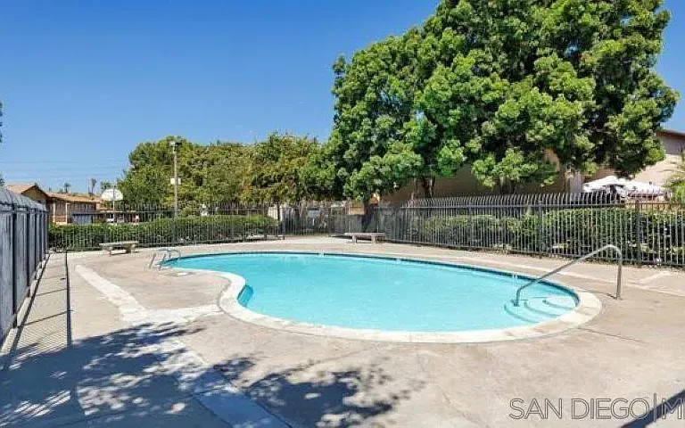 1450 Melrose Ave #103 — Photo 33