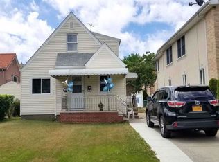 8056 Langdale St, New Hyde Park, NY 11040
