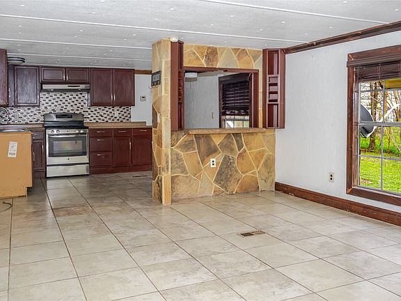 4th image of 903 Battle Creek Rd