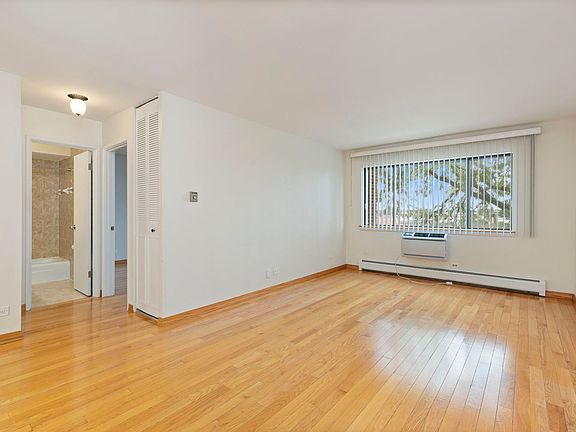 4th image of 4624 N Commons Dr Unit 303E
