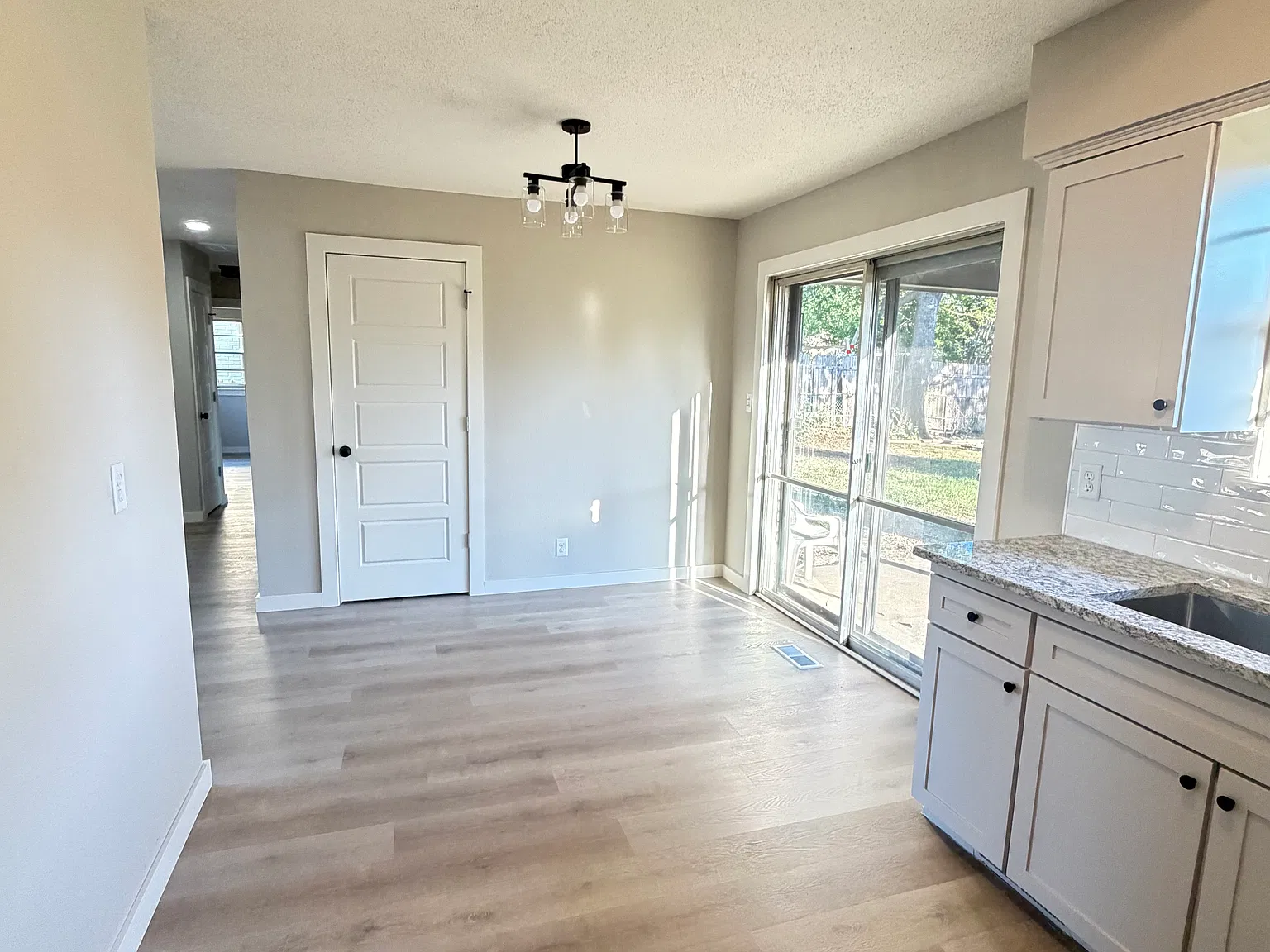 3 bed, $1,400 — Photo 3